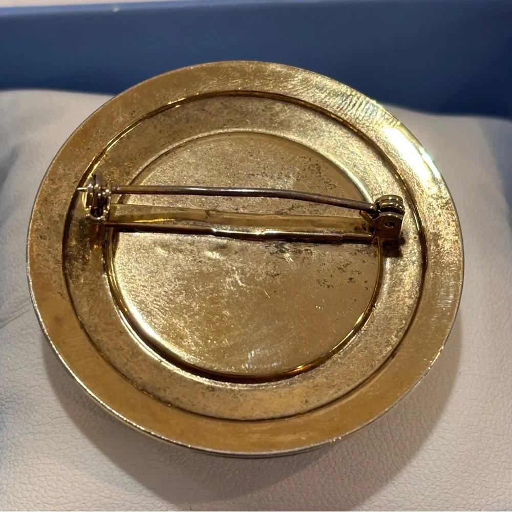 Elegant Gold and Tan Brooch